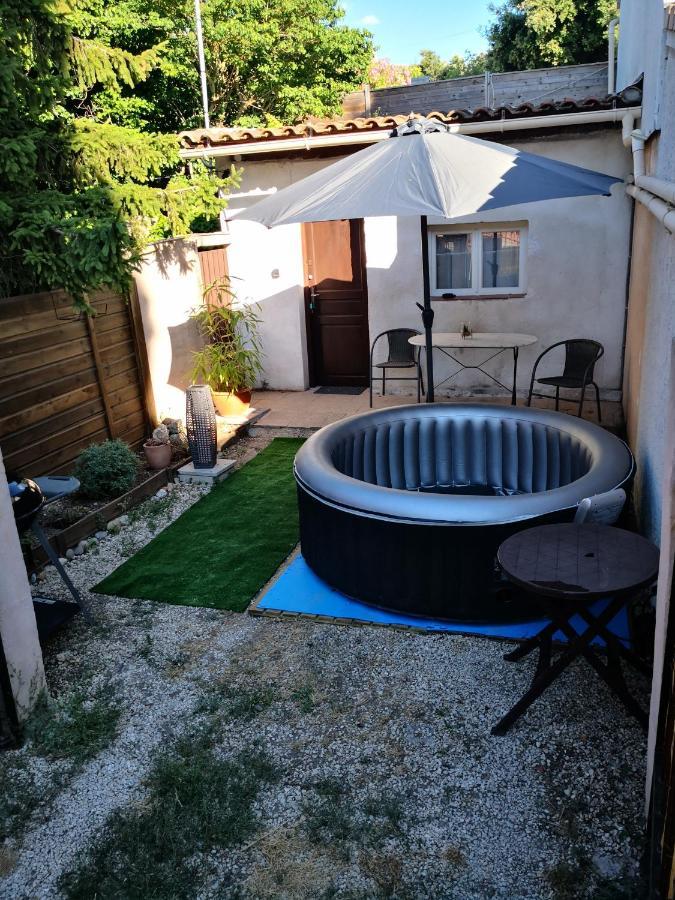 Le Studio Remcam Saint-Mitre-les-Remparts Buitenkant foto